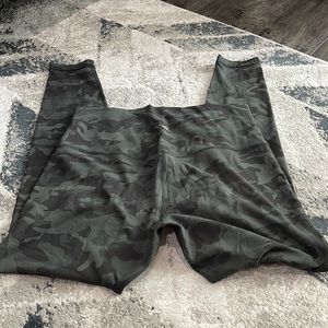 Lululemon Align length 25 - Size 10